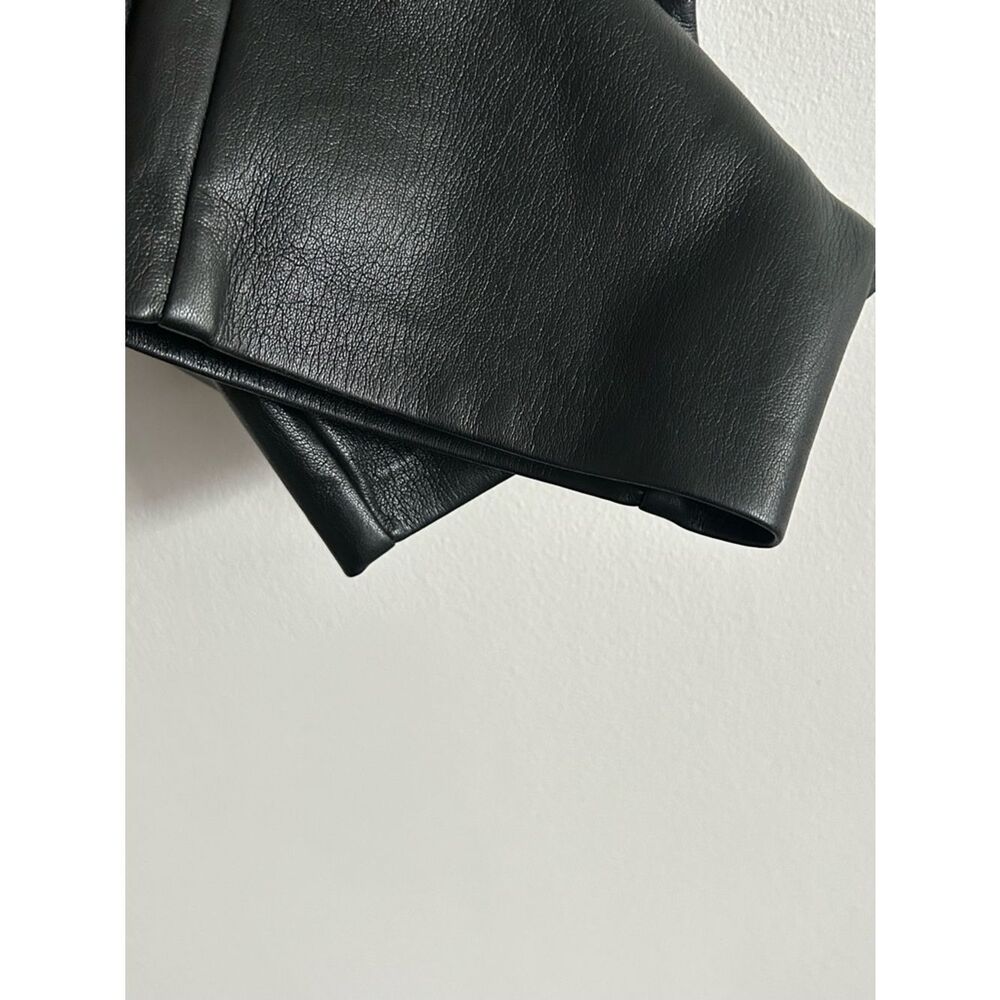 Wilfred Black and White Care Label Close-Up - Picture 3 of 12